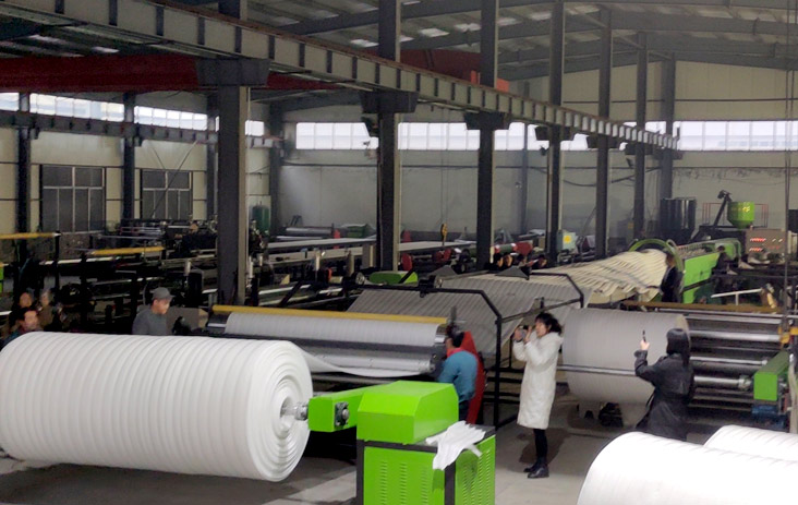 EPE Foam Sheet Production Line is mainly composed of the following parts